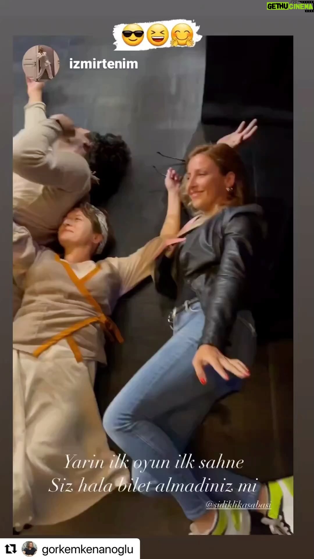 Canan Ergüder Instagram - İşte Sidikliiiii, her zaman sidikliydiiiii, karşınızda sidikliiiii müzikaliiiiiii