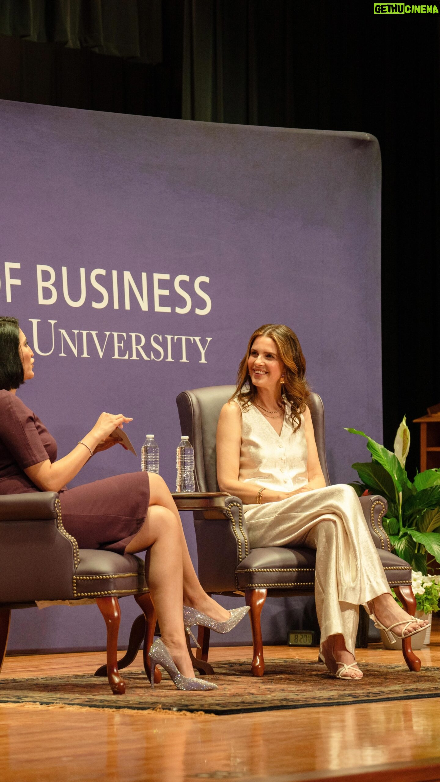 Candace Nelson Instagram - There’s value in the journey 👇🏻 Not every step in your life or career is going to be your dream situation.... But every step in your life and career IS a stepping stone, slowly forming pieces of the path to who you’re meant to be. Take my first career, for example. I headed straight into investment banking after graduation, despairingly thinking “well, I guess this is it.” After getting laid off, I viewed the time I spent in investment banking as a total waste. 🙄 That is, until I found myself sitting on the other side of the table looking to sell majority stake in Sprinkles Cupcakes to none other than - yep, that’s right - investment bankers. Life has a funny way of coming full circle, and every pivot, boring job and “mistake” eventually comes back to you as a lesson or integral experience down the line. If you feel rushed to have the “perfect” job, home, partner, or life right now, remember that where you are right now is just a piece of the puzzle on your journey 🧩 👉🏻 Comment and let me know if you can relate to this story! #entrepreneurjourney #trusttheprocess #trustthejourney #businessjourney #candacenelson #sprinklescupcakes #sharktank #entrepreneurwomen #womenentrepreneurship #fullcirclemoment #motivationalspeech #businessmotivation