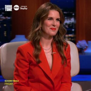 Candace Nelson Instagram - Some say flossing is a habit you want to 𝓲𝓷𝓿𝓮𝓼𝓽 in 😉 Don't miss the #SharkTank season finale this Friday at 8/7c with Guest Shark @candacenelson! @goflaus