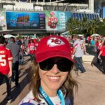 Candace Nelson Instagram - A Chiefs Super Bowl Victory... AGAIN! 🏈 Throwback to Super Bowl LIV in 2020, celebrating with my @chiefs superfan husband! Congratulations to Kansas City 🙌🏻 🎉 Needless to say, the boys in my house were going crazy last night! Meanwhile, for those who watch for the commercials...Which was your favorite? Arnold Schwarzenegger’s ‘Like a Good Neigh-baa’? ‘The Mayo Cat’? Jason Momoa’s ‘Flashdance’ throwback? I loved all the nostalgia in the mix! #superbowllvii #superbowl #kansascitychiefs #chiefs #superbowlcommercials #superbowl2024
