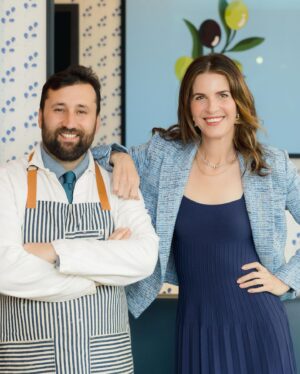 Candace Nelson Instagram - Pizzana #7 is officially HERE 🍕🥂✨

I am beyond thrilled to bring Pizzana to Houston, Texas!

Houston, get ready for a fresh spin on classic Italian pizza with our Michelin-awarded Neo-Neapolitan pizza. 🍕

Opening up our 7th location is a milestone that took a lot of hard work and dedication behind the scenes...

I owe a big thank you to everyone who made our Houston launch happen, and thank you to everyone who supports @pizzana ❤️ I guess a baker CAN pivot to pizza! 😉

Where are my Houston-based pizza lovers? ✋🏻✋🏻

@staud
@ofthemomnt 
 
 

#pizzana #candacenelson #danieleuditi #houstonrestaurants #houstonrestaurant #houstonpizza #houstonfoodies #houstonfoodie #restaurantentrepreneur #restaurantowner