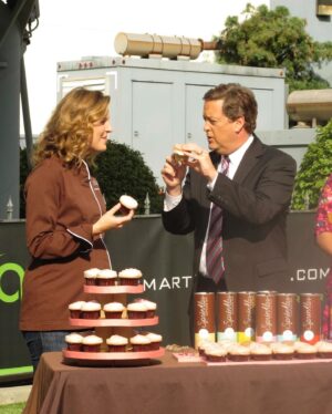 Candace Nelson Instagram - 💔 In shock and sorrow over the sudden loss of a local TV legend, gentleman, family man and friend whose infectious enthusiasm brightened every room. #SamRubin

From shared moments frosting cupcakes with his beautiful wife in my kitchen to countless @KTLA appearances, Sam Rubin’s kindness and generous spirit touched me deeply. We met almost two decades ago and instantly bonded over our shared love for cupcakes and his signature cupcake eating technique (swipe to see Sam demonstrate his “cupcake sandwich”). 

Sending love and prayers to his wife, children and KTLA family.  Heartbroken.
@samontv @ktla5news