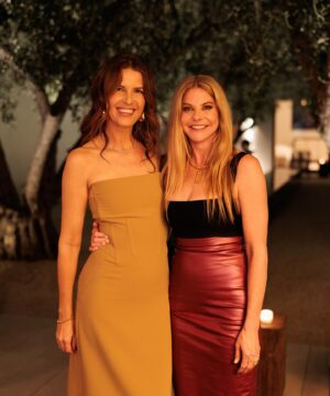 Candace Nelson Instagram - 🥂Loved kicking off @friezeofficial by celebrating my fabulous friend @sarastorydesign and her stunning new book The Art of Home.

Sara is an @archdigest 100 designer known for her impeccable style, passion for collecting, globetrotting adventures, and the most magical, infectious laugh. ✨ 

Thank you to everyone who came out to support!

Here's to many more adventures and lots of laughter, Sara! 🌍💖 

dress @anothertomorrow @bpcm 
styling @ofthemomnt 
hair @andrewzepeda 
makeup @jamiekeller
bites @thecleanpalette 
treats @sprinklescupcakes 
cocktails @lalospirits @mixbydanielle 
📷 @mikmilman