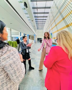 Candace Nelson Instagram - Last week, I had the honor of being a keynote speaker for the UCLA Anderson School of Management Velocity Women’s Leadership Summit.

It was truly a celebration of the power and impact of women ❤️ 

I loved connecting with so many business school students, many of whom are already building companies!

Women are the future! 💪🏻 Thank you @uclaanderson
 
(Styling:  @smythebrand @gucci @staud @gabrielagearst @ofthemomnt) 
 
#womeninbusiness #womeninbiz #womeninspiringwomen #womenentrepreneurs #womenentrepreneurship #femalentrepreneurs #publicspeaker #publicspeakers #uclabusiness