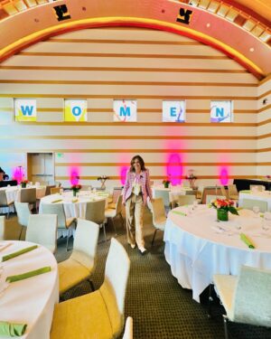 Candace Nelson Instagram - Last week, I had the honor of being a keynote speaker for the UCLA Anderson School of Management Velocity Women’s Leadership Summit.

It was truly a celebration of the power and impact of women ❤️ 

I loved connecting with so many business school students, many of whom are already building companies!

Women are the future! 💪🏻 Thank you @uclaanderson
 
(Styling:  @smythebrand @gucci @staud @gabrielagearst @ofthemomnt) 
 
#womeninbusiness #womeninbiz #womeninspiringwomen #womenentrepreneurs #womenentrepreneurship #femalentrepreneurs #publicspeaker #publicspeakers #uclabusiness