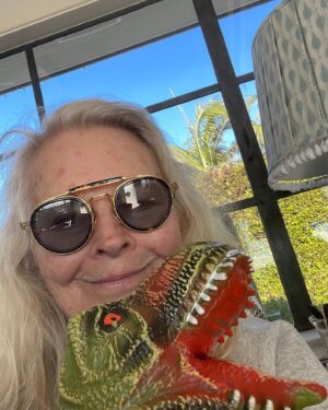 Candice Bergen Instagram - We’d like to wish you a wonderful New Year