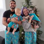Candice LeRae Instagram - Merry Christmas from The Wrestlings! 💚❤️🎄🎁