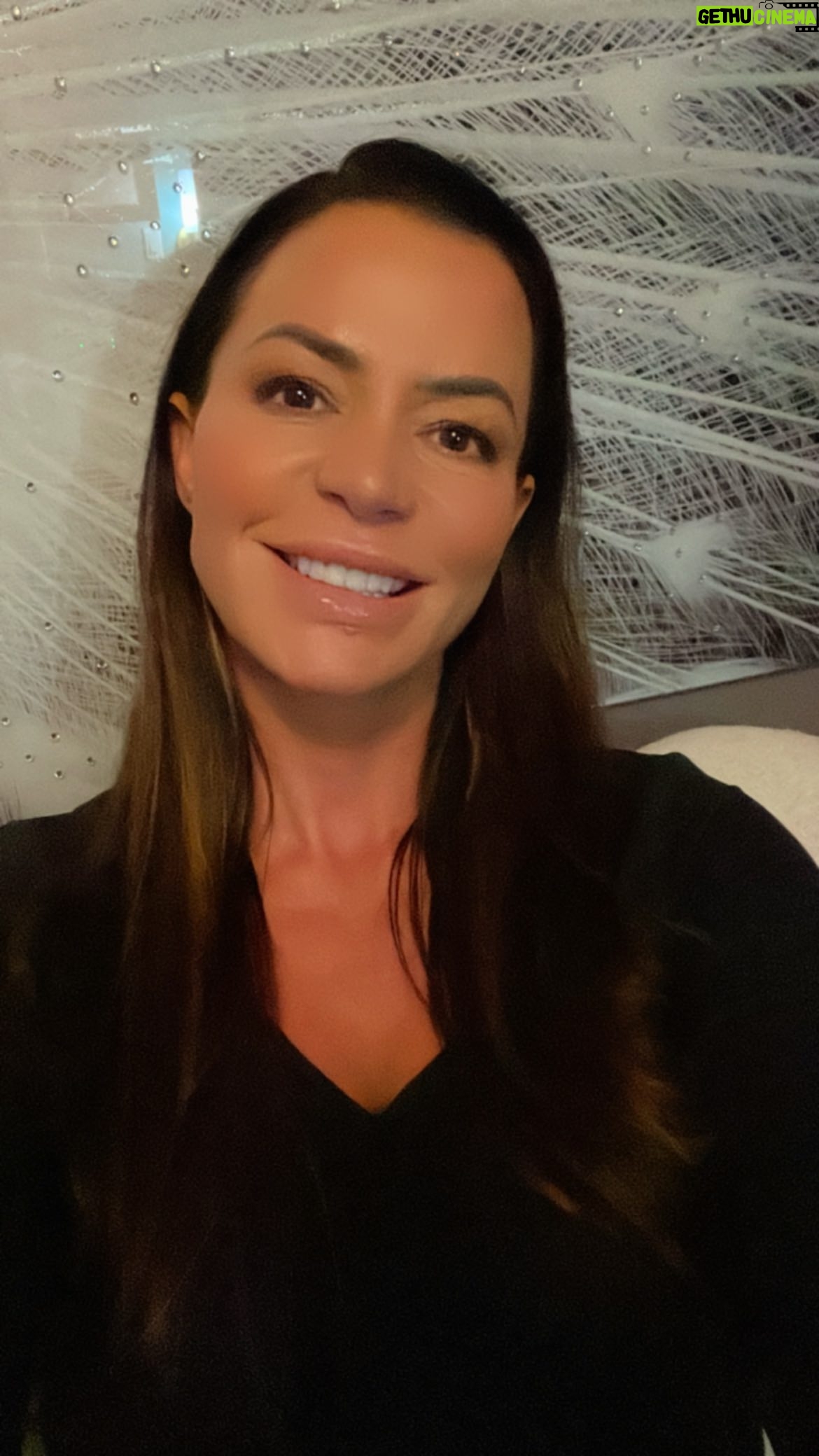 Candice Michelle - 1.2K Likes - Day 2 Getting to know me and what I do with Emotional Alignment! We find the root cause of the physical or emotional emotion you’re going through and heal it so that you can overcome it and heal! #emotionalalignmentcoach