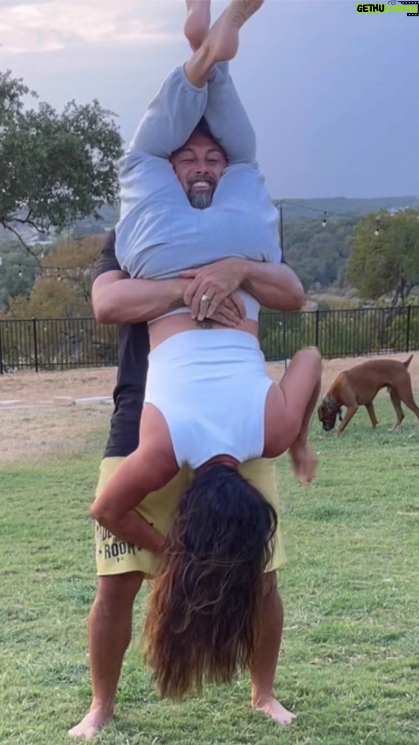 Candice Michelle - 2.3K Likes - Challenge accepted! #thechamp Putting the #worldsstrongestback to the test!
#coupleschallenge #thegoodlife
#houseofhealing