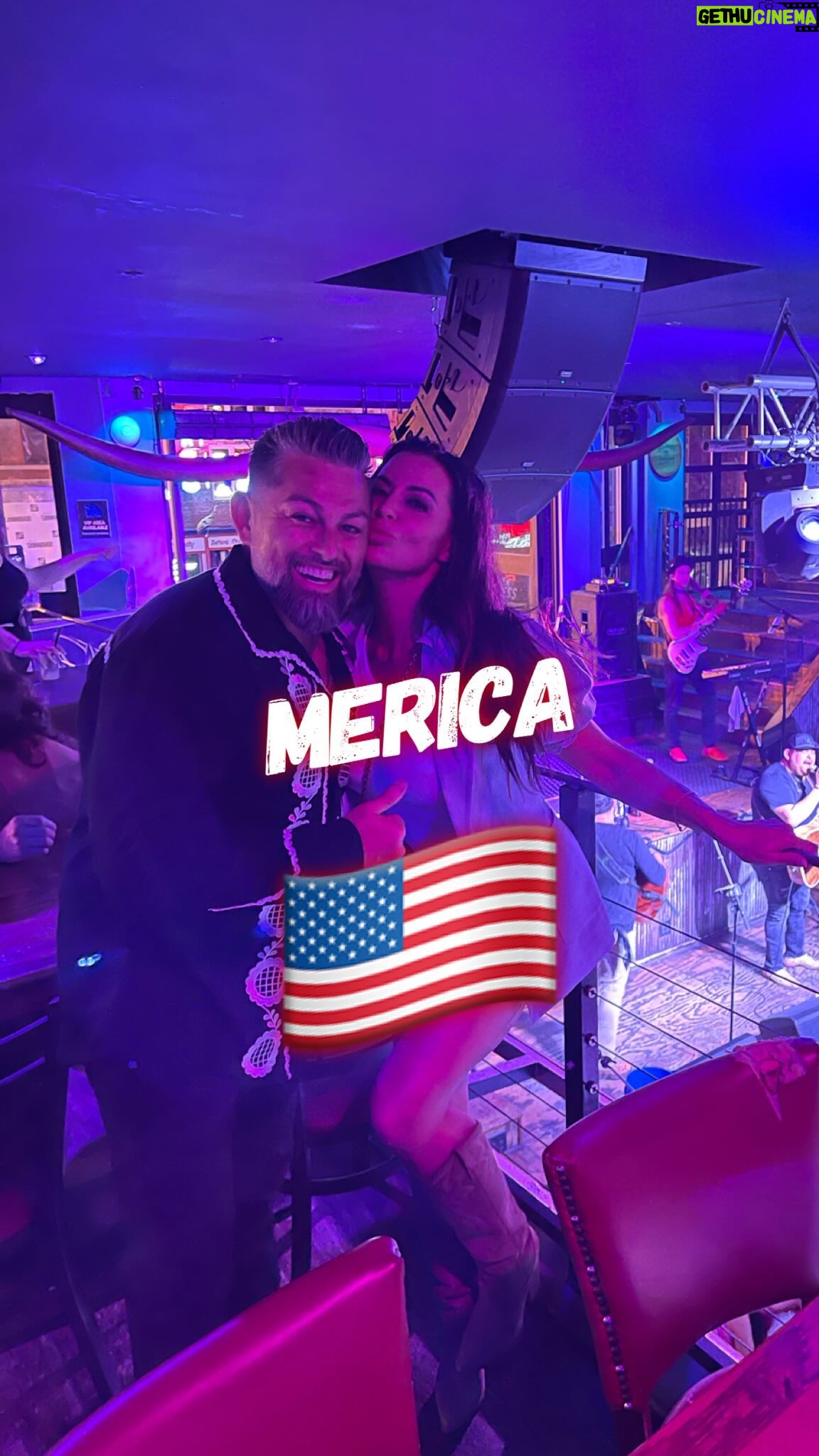 Candice Michelle Instagram - 🇺🇸 RESPECT When the National Anthem plays @kidrocksbigasshonkytonk #merica @kidrock