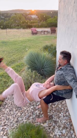 Candice Michelle Instagram - Challenge accepted! Keep sending them!!! 
Let’s go @lashdog & @chellelash @s.k.k.7467 : @dretxs @wheatiesla @monamuresan @titanohearn @chadstyle @steviedrocks @ktktkt1976 #coupleschallenge #thegoodlife #houseofhealing #healthyparents