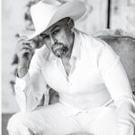 Candice Michelle Instagram - To this beautiful Cowboy 🤠, the father of our 3 beautiful girls, 2boxers 🐶 , and 6 chicken 🐓 we are forever grateful for you @thegoodchiropractor 💚 You are the epitome of “Good!” Everything “Good” in our lives has your strength and love holding us all strong!! You are the backbone of this family and we’re so grateful for everything you do for us!! I F’ing Love you!