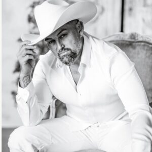 Candice Michelle Instagram - To this beautiful Cowboy 🤠, the father of our 3 beautiful girls, 2boxers 🐶 , and 6 chicken 🐓 we are forever grateful for you @thegoodchiropractor 💚 You are the epitome of “Good!” Everything “Good” in our lives has your strength and love holding us all strong!! You are the backbone of this family and we’re so grateful for everything you do for us!! I F’ing Love you!