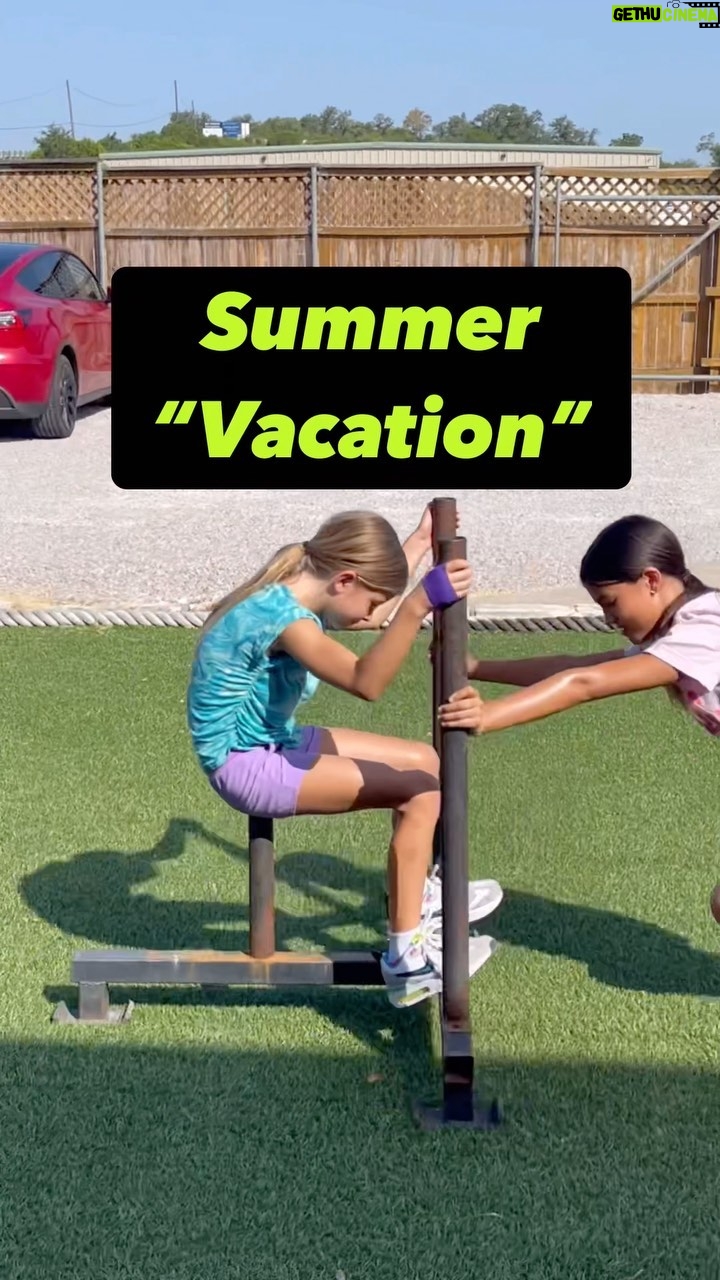 Candice Michelle Instagram - How we do summer “VACATION” #ehrlichgirlz #thegoodlife #champstrainloserscomplain