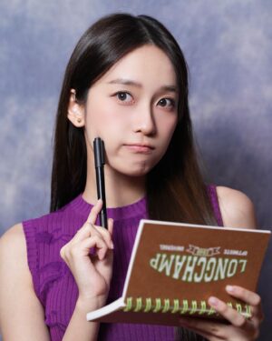 Candy Wong Instagram - ·
開心同朋友們做咗一日Longchamp university 學生📚🙋🏻‍♀️
好掛住校園生活啊💭🫶🏻

@Longchamp
#LongchampSS24
#LongchampUniversity
#LongchampHK
@wing_123cheers