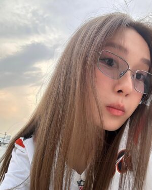 Candy Wong Instagram - ·
去邊度玩啊？🧚🏻‍♀️🚗✨💜