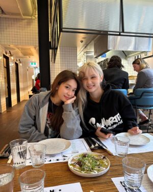 Candy Wong Instagram - 恭祝大家情人快樂！！💕🧧😂