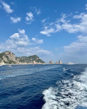 Candy Yuen Instagram - Enchanting moments in Capri ✨✨💗 #italy #capri #boating #sea #travel