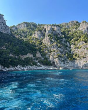 Candy Yuen Instagram - Enchanting moments in Capri ✨✨💗 #italy #capri #boating #sea #travel
