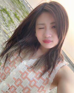 Candy Wong Ka Ching Instagram - Yesterday’s sunset 🌅
太美了自拍了幾張 hehe ~