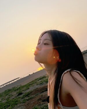 Candy Wong Ka Ching Instagram - Yesterday’s sunset 🌅
太美了自拍了幾張 hehe ~