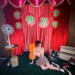 Candy Wong Ka Ching Instagram – 特別有限公司
咁應該真係好有限😂😂😂
–
上個po caption 太長，credit 唔哂
以下係下半credit 🫶🏻

Casting Director | Arme Lam (@arme.me.me)
Action & Movement Coach | Kelvin Wong (dkkel)

Production Manager | Li Minghua,SOSAD (@sosadli)
Production Assistant | KaYing (@kaiyinggggg_), Hugo Wong  (@hiiitowht), Catsiu (@Cat_3iu), Lee Man Wai (@davu38), Serina Fong (@gnserinaof), Wong Kwan Ting (@wkt_gilbee), Chocho (@_chochochooo)

Choreographer | ITSMIA (@itsmia_bestmiaever)

Artist Management | Wing Tai, Manie Cheng, Sarah Yue, Susan Hung, Avis Or

Dance Consultant | Yiu@IDS(@yiuwong)
A&R | Victor Tse(@tsewai)
________________________________

Post-Production Supervisor |  Arme Lam (@arme.me.me)

Editor | Shing
Assistant Editor |  Anson Chow (@ans0n_chow)

CG Supervisor | KIMHo (@kimhopuikin)

Colorist | Eric Chan (@ericcyc_)

Online Editor | Yaton Tai (@buendia_ttc)

Title Designer | NimYan Chan (@channimyann)

Still Photographer | Cow10 (@Cow10_), Nosy Liu (@Nosylxu @theukiyostudio )
BTS Photographer | Peter Ng (@cheuk__hang)
AI Graphics Specialist | Jake Ng (@jake.joke.jaken)

Special Thanks | the.hidden.table (@the.hidden.table)
___________________________________

Cast – The Workaholics | Tsang Sin Millie (@tsangsinnnnn), Christy Ng (@puilammmmm_), Anabelle Li Sin Tung (@ana.belle.li), Mo Kit Ying Momo (@mky1215), Au Yeung Hak Ho Demian (@hoooh000), Lai Chi Ho AhFa (@lai_chi), Lui Cheuk Hei (@jacky.luich), Wu Hei Yee Halie (@haliewhy___), Lau Ka Ying (@gutlky), IU Ching Ue (icumayau), Lim Ho Tik Andygap (@limhotik_), Chow Man Chung (@honni_xx)

Cast – The Videographer | Kelvin Wong (dkkel)
________________________________

-Music-

作曲：J-�Lin / B-rock / harukajay
填詞：林寶 (@lambo_jsl)
編曲：J-�Lin / B-rock / Jonathan Chan
監製：T-Ma (@tma68) / 謝國維(@tsewai)

Programming and instruments by J-Lin & B-rock
Additional programming by Jonathan Chan
Vocals recorded and produced by T-Ma and 謝國維 at Blue Moon Studios HK.
Vocal editing by T-Ma and Jonathan Chan
Mixed and Mastered by T-Ma

OP: Music Cube, Inc/Five Rocks Ltd
SP: Peermusic (S.E.Asia) Ltd/Warner Chappell Music, Hong Kong Ltd
________________________________