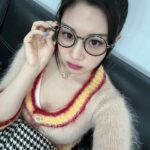 Candy Wong Ka Ching Instagram – 特別有限公司
咁應該真係好有限😂😂😂
–
上個po caption 太長，credit 唔哂
以下係下半credit 🫶🏻

Casting Director | Arme Lam (@arme.me.me)
Action & Movement Coach | Kelvin Wong (dkkel)

Production Manager | Li Minghua,SOSAD (@sosadli)
Production Assistant | KaYing (@kaiyinggggg_), Hugo Wong  (@hiiitowht), Catsiu (@Cat_3iu), Lee Man Wai (@davu38), Serina Fong (@gnserinaof), Wong Kwan Ting (@wkt_gilbee), Chocho (@_chochochooo)

Choreographer | ITSMIA (@itsmia_bestmiaever)

Artist Management | Wing Tai, Manie Cheng, Sarah Yue, Susan Hung, Avis Or

Dance Consultant | Yiu@IDS(@yiuwong)
A&R | Victor Tse(@tsewai)
________________________________

Post-Production Supervisor |  Arme Lam (@arme.me.me)

Editor | Shing
Assistant Editor |  Anson Chow (@ans0n_chow)

CG Supervisor | KIMHo (@kimhopuikin)

Colorist | Eric Chan (@ericcyc_)

Online Editor | Yaton Tai (@buendia_ttc)

Title Designer | NimYan Chan (@channimyann)

Still Photographer | Cow10 (@Cow10_), Nosy Liu (@Nosylxu @theukiyostudio )
BTS Photographer | Peter Ng (@cheuk__hang)
AI Graphics Specialist | Jake Ng (@jake.joke.jaken)

Special Thanks | the.hidden.table (@the.hidden.table)
___________________________________

Cast – The Workaholics | Tsang Sin Millie (@tsangsinnnnn), Christy Ng (@puilammmmm_), Anabelle Li Sin Tung (@ana.belle.li), Mo Kit Ying Momo (@mky1215), Au Yeung Hak Ho Demian (@hoooh000), Lai Chi Ho AhFa (@lai_chi), Lui Cheuk Hei (@jacky.luich), Wu Hei Yee Halie (@haliewhy___), Lau Ka Ying (@gutlky), IU Ching Ue (icumayau), Lim Ho Tik Andygap (@limhotik_), Chow Man Chung (@honni_xx)

Cast – The Videographer | Kelvin Wong (dkkel)
________________________________

-Music-

作曲：J-�Lin / B-rock / harukajay
填詞：林寶 (@lambo_jsl)
編曲：J-�Lin / B-rock / Jonathan Chan
監製：T-Ma (@tma68) / 謝國維(@tsewai)

Programming and instruments by J-Lin & B-rock
Additional programming by Jonathan Chan
Vocals recorded and produced by T-Ma and 謝國維 at Blue Moon Studios HK.
Vocal editing by T-Ma and Jonathan Chan
Mixed and Mastered by T-Ma

OP: Music Cube, Inc/Five Rocks Ltd
SP: Peermusic (S.E.Asia) Ltd/Warner Chappell Music, Hong Kong Ltd
________________________________