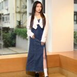 Candy Wong Ka Ching Instagram - 就嚟到演唱會啦！唔知你哋準備好你嘅演唱會必勝服未❤️‍🔥？ 最近我同 @deniskwok193 一齊率先著用 American Eagle 全新💙The New Blues牛仔Look，仲試著佢地signature嘅 #AEJeans 👖，真係超級舒服同易襯！ 私心推介點著都好好睇嘅Dreamy Drape闊身牛仔褲，另外仲有牛仔小背心同吊帶裙，想點襯都得✨！ 大家記得去 @americaneaglehk 入手最新系列 🛒🛍️ 我哋下星期見啦🥰！！ #AmericanEagleHK #AEJeans #thenewblues