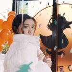 Candy Wong Ka Ching Instagram - - Come and pick one for Autumnnnn✨🍂🦆 #animalfree #veganfashion #savetheduckhk @save_the_duck #feathersareforbirds