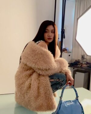 Candy Wong Ka Ching Instagram - Sept🍂🔖🛎️🐰💛~
.
.
.
Last pic inspired by @_marifemarife_😬
