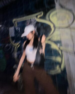 Candy Wong Ka Ching Instagram - 𝕐𝔼𝕊𝕋𝔼ℝ𝔻𝔸𝕐’𝕤 𝕍𝕀𝔹𝔼𝕊 ✨🌪️
-
偷閒的一晚🤍🍢🤎🏀
📸: @notmanagerwing