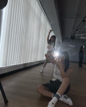 Candy Wong Ka Ching Instagram - Sept🍂🔖🛎️🐰💛~
.
.
.
Last pic inspired by @_marifemarife_😬
