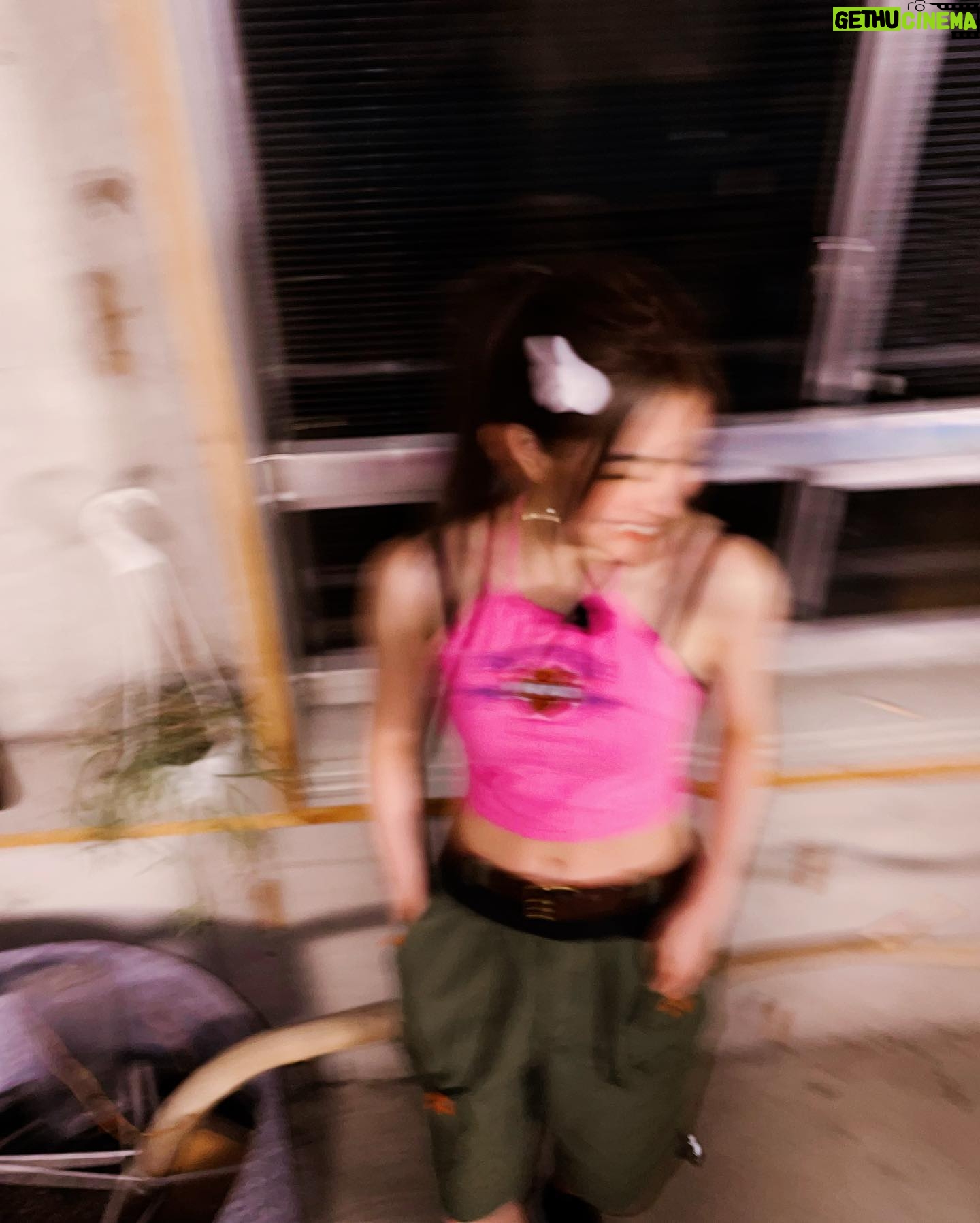 Candy Wong Ka Ching Instagram - Skateboard girl *>%~🛹🎀 My really first unlock of high pony tailllll~ 所以dance version 嘅高辮其實係俾你地inspire到😚😚 @winka_chan @_marifemarife_ @6y_day Photo by 軼小姐 & MarfOoL❤️ And Marf 私家大耳環&皮帶&鞋💨✨