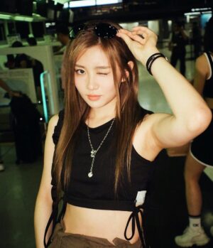 Candy Wong Ka Ching Instagram - Random update~%*🗓️—黑髮前後💇🏻‍♀️
 
Pic 1&2 : @_marifemarife_