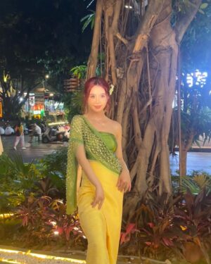 Cao Lu Instagram - 야시장 구경중❤️#차오루 #여행 중