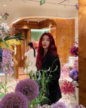 Cao Lu Instagram - 빨깐머리ㅋㅋ #차오루