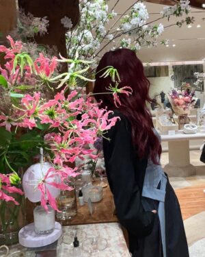 Cao Lu Instagram - 빨깐머리ㅋㅋ #차오루