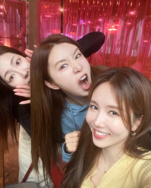 Cao Lu Instagram - ❤️❤️❤️#린지 #옐 #차오루 #피에스타 보컬라인 나도 ㅋㅋ