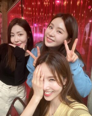 Cao Lu Instagram - ❤️❤️❤️#린지 #옐 #차오루 #피에스타 보컬라인 나도 ㅋㅋ