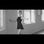Cariba Heine Instagram - 🤍Back on my barre shit🤍 🎹: @sorenbebe 📹: @darwin.schulze