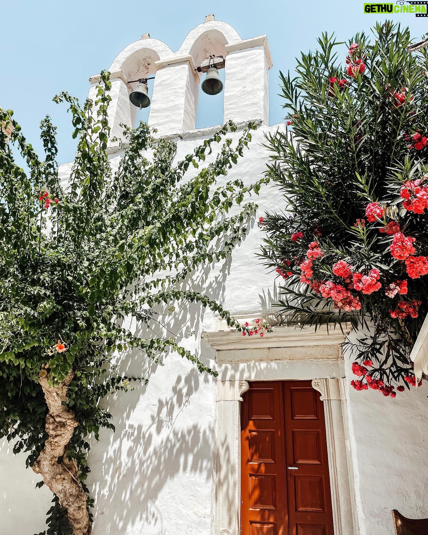 Cariba Heine Instagram - Second last one!(š) This is another trick question; 1-7 are one island (hint because youāve really gotta know these islands to pick it: we had a very good view of Naxos), 8 & 9 are a tiny slice of a bigger destination we didnāt have a lot of time in but got to see some more family. That. Lake. Good luuuuuccckkkkkkš¤ and big thanks to @thegrecianguide for many many v. Fruitful tips over the last 3 weeksš