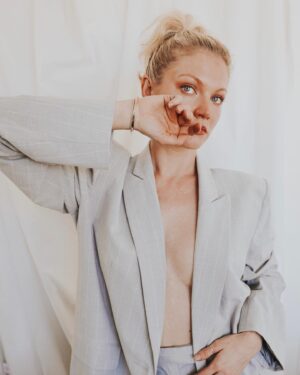 Cariba Heine Instagram - I have wanted to exclusively wear powersuits since I was 18 years old. @styledbylmc you made my dreams come true.