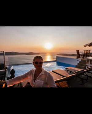 Cariba Heine Instagram - Santoreeeeeeens. Impossible for me to capture the drama of this island. Just walked around with my jaw permanently on the ground 😦 I am the luckiest.