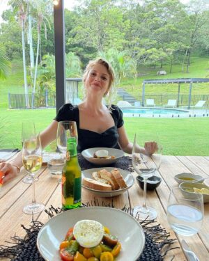 Cariba Heine Instagram - A year ago today, we had a most delectable meal cooked for us by Simon Jones. Very special day.
Swipe for food shots.
We had homemade foccacia and butter, mozzarella and tomato salad, cacio e pepe risotto, toothfish and butter beans, steak and a mind-blowing peppercorn sauce, "thrice-cooked" potatoes and delicious greens. Dessert was a chocolate cremeux with caramel, popcorn, raspberries and lime zest 🤤 10/10 menu.