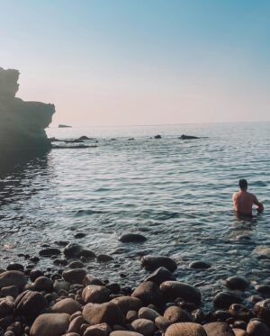 Cariba Heine Instagram - Milos, Milos, Milos. The geology, the water, the gyros. Mm-mm-mm.