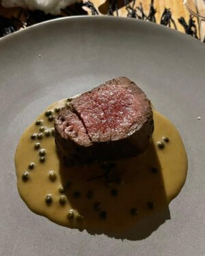 Cariba Heine Instagram - A year ago today, we had a most delectable meal cooked for us by Simon Jones. Very special day.
Swipe for food shots.
We had homemade foccacia and butter, mozzarella and tomato salad, cacio e pepe risotto, toothfish and butter beans, steak and a mind-blowing peppercorn sauce, "thrice-cooked" potatoes and delicious greens. Dessert was a chocolate cremeux with caramel, popcorn, raspberries and lime zest 🤤 10/10 menu.