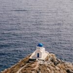 Cariba Heine Instagram - Now I can post Greece! Won’t make you guess. This was Sifnos. Oh boy Sifnos had it all. This cooking class and farm tour was 10/10. PLEASE. THAT TOMATE🍅💦 Sifnian cuisine is eye-wateringly good. The ceramics. This church. Couldn’t get enough.