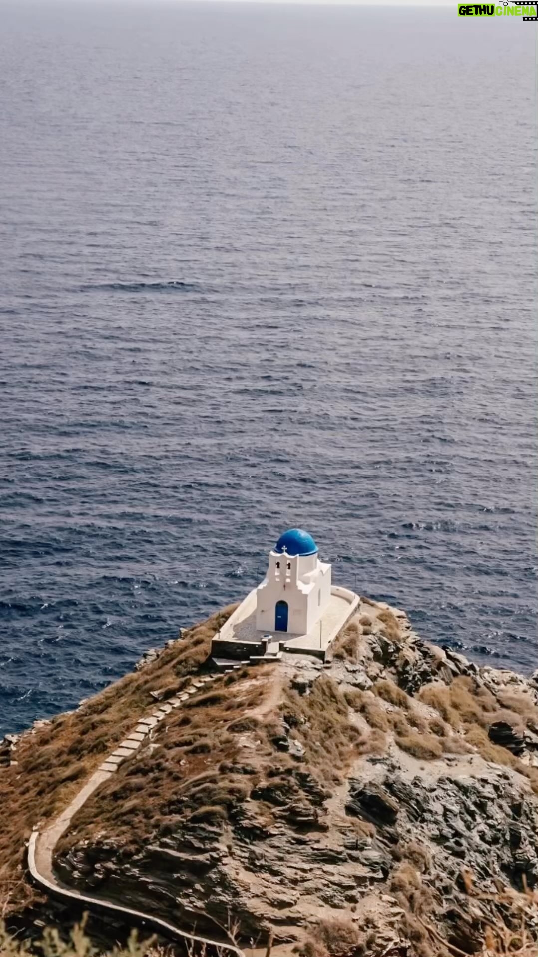 Cariba Heine Instagram - Now I can post Greece! Won’t make you guess. This was Sifnos. Oh boy Sifnos had it all. This cooking class and farm tour was 10/10. PLEASE. THAT TOMATE🍅💦 Sifnian cuisine is eye-wateringly good. The ceramics. This church. Couldn’t get enough.