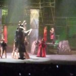Caridad Canelón Instagram - HAMLET La Experiencia! 👏👏👏👏👏👏👏👏👏👏👏👏 Disfruté mucho esta propuesta de mi querido @josemanuelsuarezzz Me emocionó y amé el gran y nada sencillo trabajo actoral, de todas y cada una de las excelentes actrices que componen el elenco principal! @danialvarado323 @elbaescobar @carmenjuliaalvarez @nohelyarteaga @grecia.augusta @claudialagatta @variniaarraiz @romeroadriana @stephycardone @marianeryamin @nellitanella @raquelzapatam @caritodelgador 👏👏👏👏👏👏👏 Acompañadas por la Orquesta Gran Mariscal de Ayacucho y su directora mi admirada Elisa Vegas! 👏👏👏👏👏👏👏 Y con la excelente producción de mi querida @claudiacsg Bravo! 👏👏👏👏👏👏👏