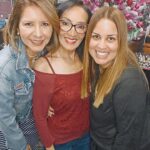 Caridad Canelón Instagram - Listas para el estreno de Esperando al Italiano, divertida obra que se estrenará mañana 17 de noviembre en el Trasnocho Cultural, ¡no te la pierdas!. Como siempre divirtiéndonos junto a nuestras queridas y admiradas @caric7 y @pattyoliveros 💃🏻💃🏻💃🏻🎤🎤🎶🎶 #ArtistasVenezolanas #ArtistasVenezuela #Peluquería #Promociones #ArtistasVzla #Caracas #Macaracuay